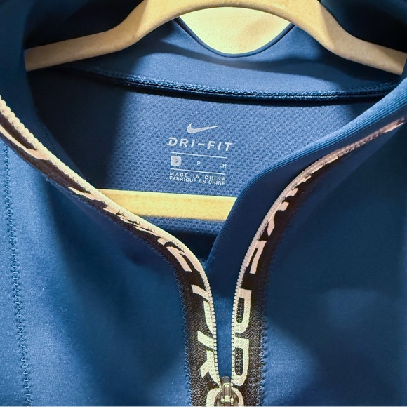 Nike Pro Women's Dri-FIT Cropped Half-Zip Sweatshirt Navy/Pink Oversized Small - Picture 8 of 8